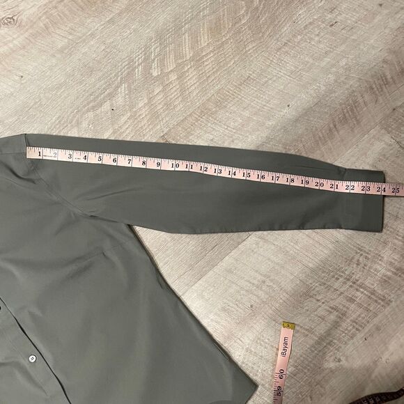 Untuckit Olive Green Button Down Bella Shirt, size 8 - Picture 8 of 11